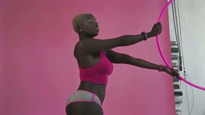 Η υπέροχη κολεγιακή κοπέλα κάνει το πρώτο της βίντεο σεξ