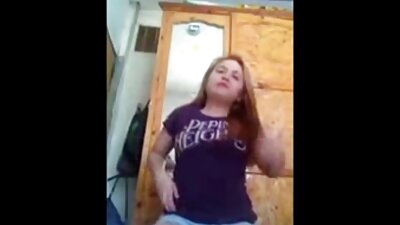 «Η γιαγιά επιτίθεται στον μικρότερο χαρτοπαίκτη και τον αναγκάζει να κάνει σεξ