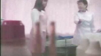 Το Kinky College Girl έδωσε στη συμμαθήτριά της μια εκπληκτική πίπα σε εξωτερικούς χώρους